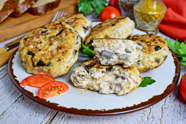 Chicken cutlets with mushrooms