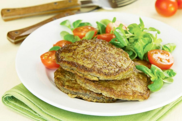 Liver pancakes with carrots and semolina
