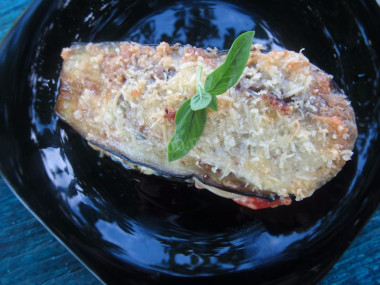 Eggplant with vegetables baked in the oven