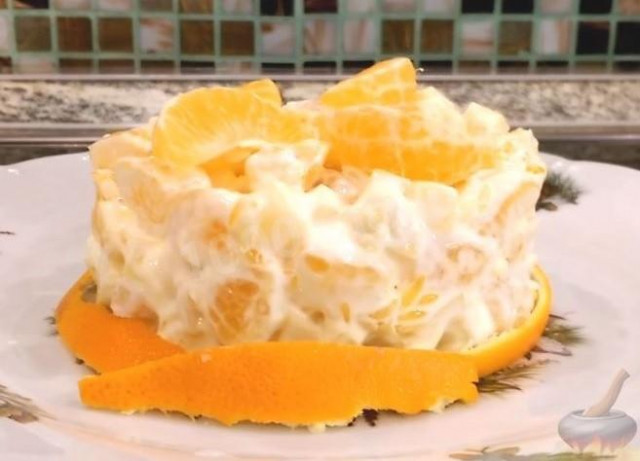 Tangerine salad with cheese