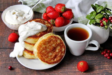 Kefir cheese pancakes with cottage cheese in a frying pan