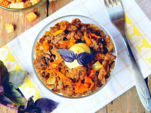 Salad with beef liver, carrots and onions