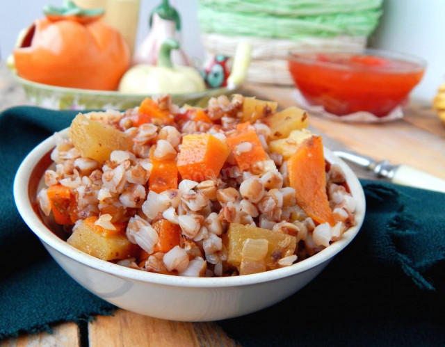 Buckwheat with zucchini