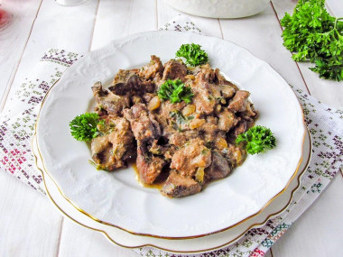 Turkey liver in sour cream