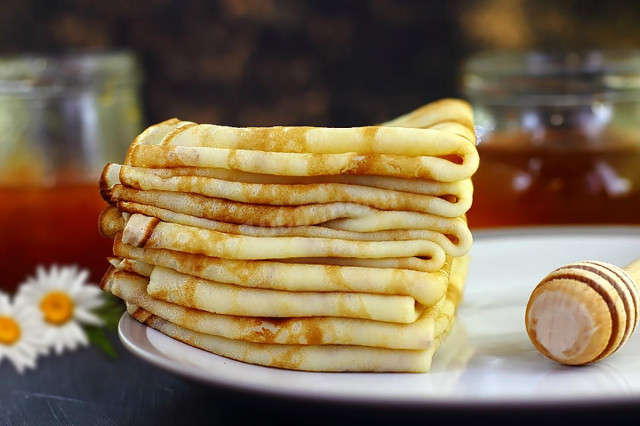 Pancakes on kefir without soda