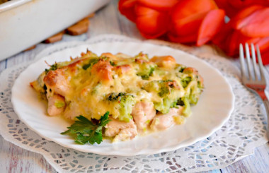 Casserole with broccoli and chicken