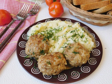 Meatballs with side dish