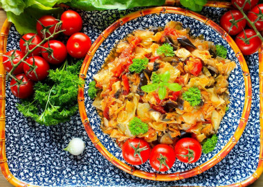 Cabbage stew with eggplant and tomatoes