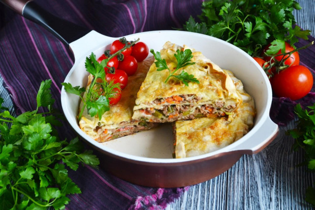 Lazy lasagna in a pan with minced pita bread