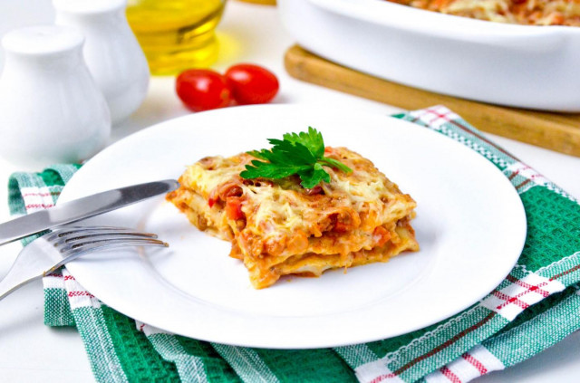 Italian classic lasagna