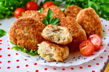 Minced chicken and pork cutlets