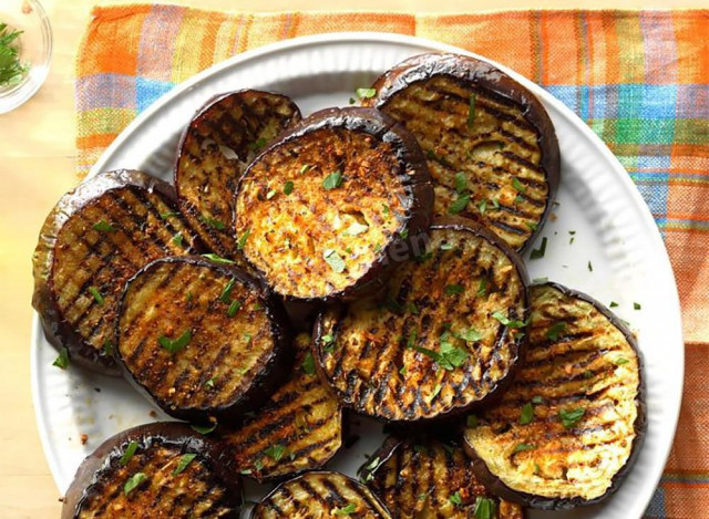Grilled eggplant in a frying pan