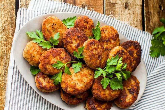 Pork cutlets with bread