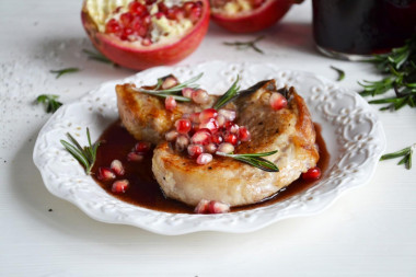 Pork in pomegranate sauce in the oven