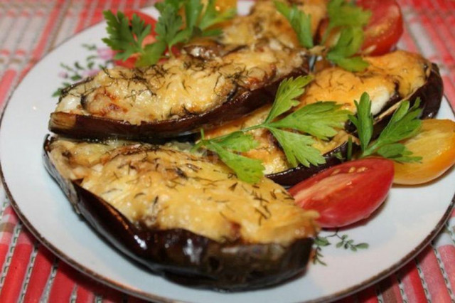 Eggplant with mushrooms in the oven