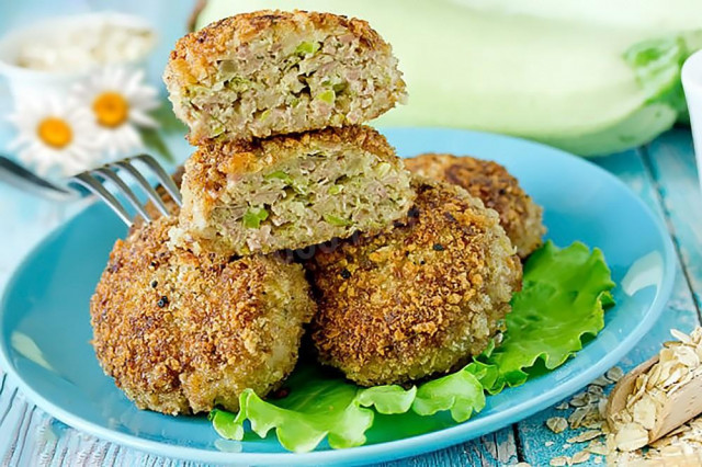 Minced meat cutlets with zucchini