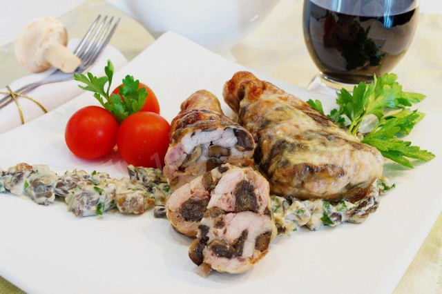 Stuffed legs with mushrooms