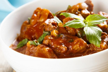 Beef in starch in a frying pan