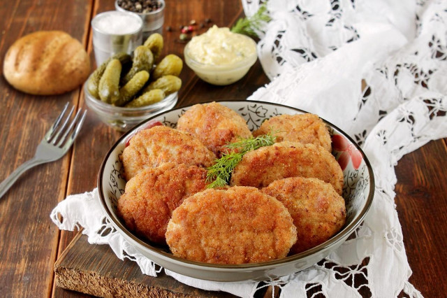 Rabbit and chicken cutlets