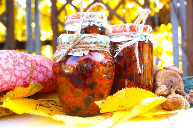 Canned honey mushrooms for winter with carrots