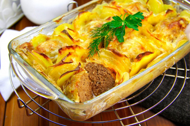 Meat patty casserole with potato slices and cheese