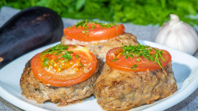 Cutlets with eggplant and minced meat