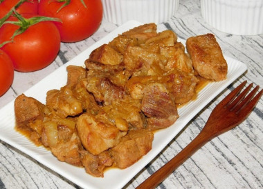 Pork with soy sauce in onion gravy