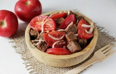 Bread salad with tomatoes
