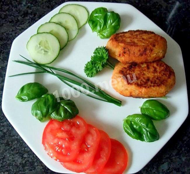 Lentil cutlets with carrots and rice, lean vegetarian