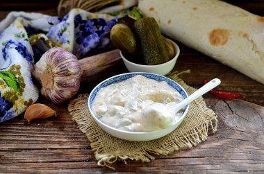 Garlic sauce for shawarma at home