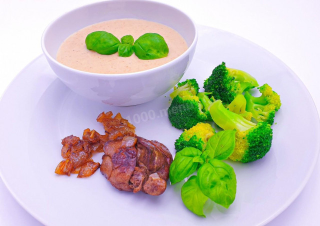 Chicken liver with broccoli and oatmeal protein sauce