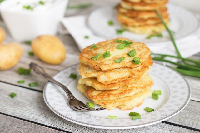 Lean potato pancakes with onions