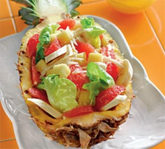 Havana salad in pineapple