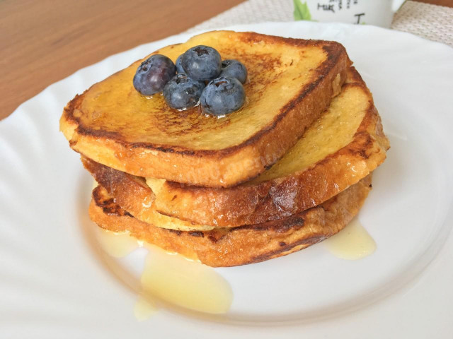 Sweet French toasts made of white bread