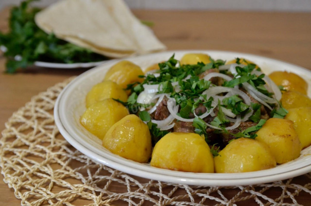 Cauldron kebab with potatoes