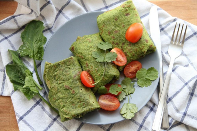 Green spinach pancakes