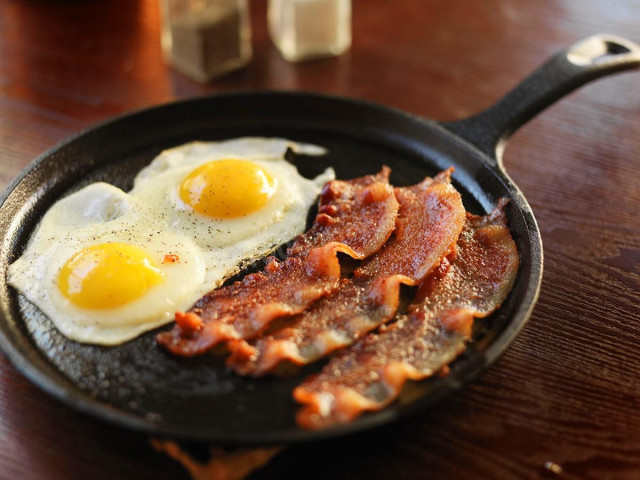 American fried eggs with bacon