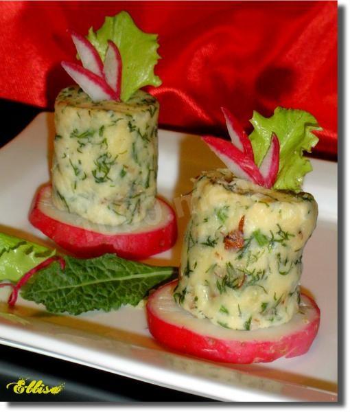 Canapé cheese with walnut Turrets