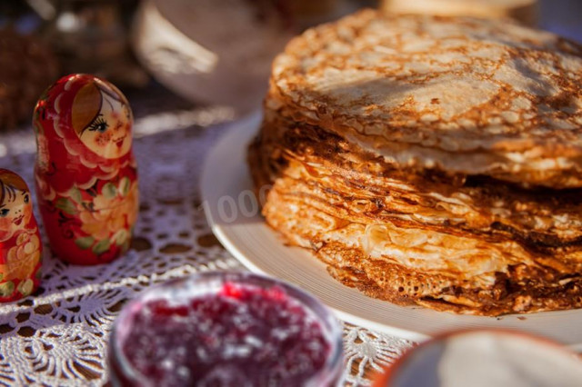 Sour milk pancakes with boiling water