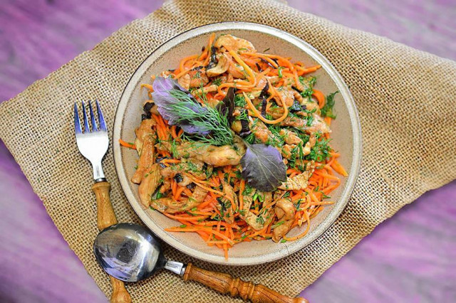 Korean chicken salad with herbs and carrots