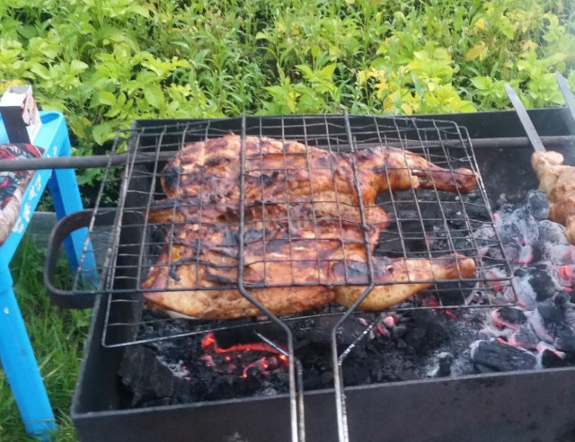 Barbecue chicken in beer