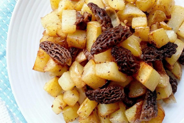 Morels with potatoes