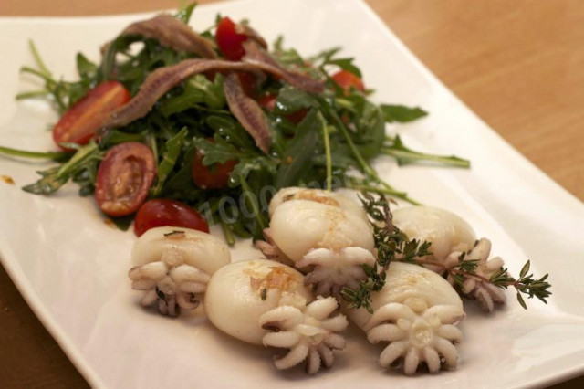 Fried cuttlefish with salad