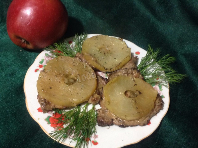 Chops with apples under honey