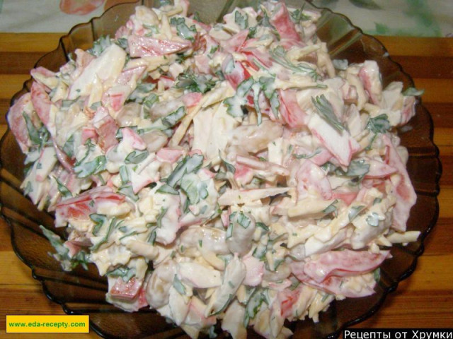 Crab salad with beans, parsley and mayonnaise