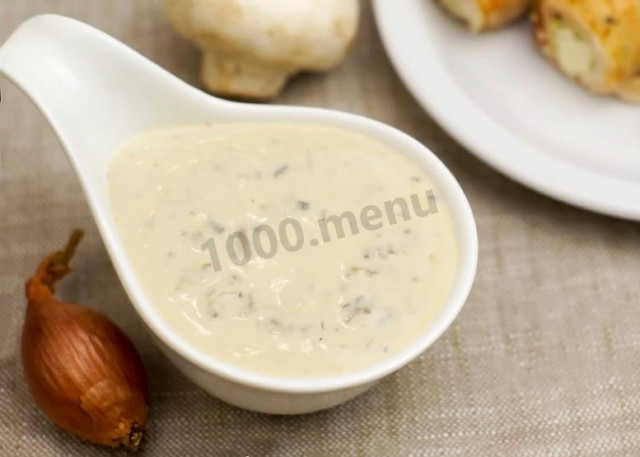 Mushroom sauce with mushrooms and cream