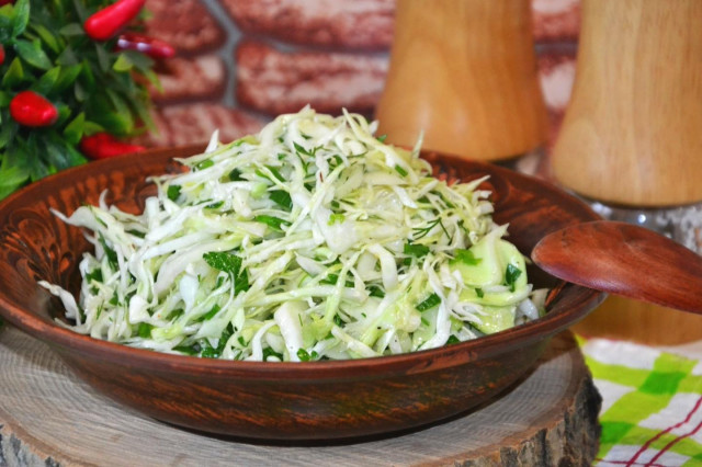 Cabbage salad with vinegar and oil