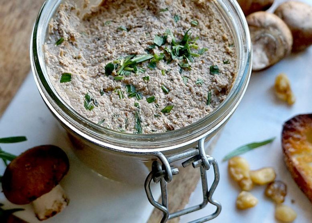 Mushroom pate for winter