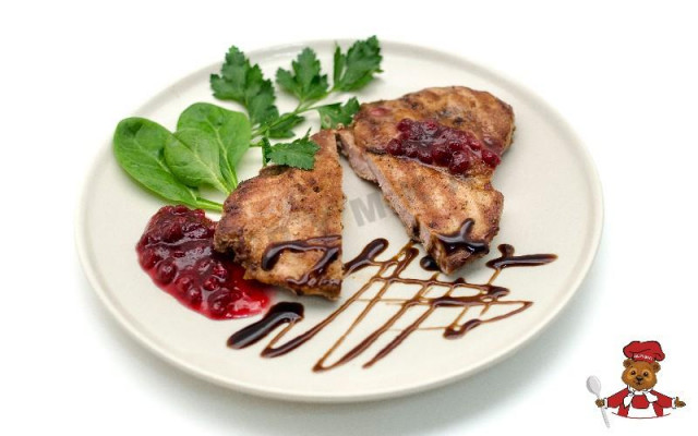 Grilled pork with lingonberry sauce