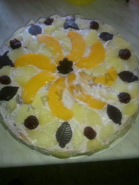 Pancake cake with fruit